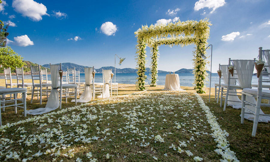 Romantic Phuket on Private Beach Gold Wedding Package